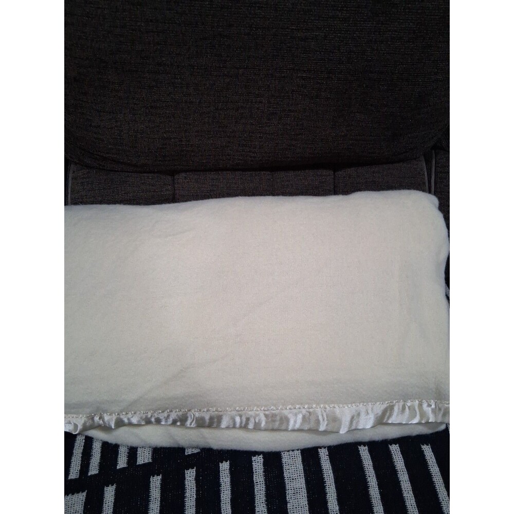 Vintage Satin Trim Acrylic Blanket, Butter Yellow, Queen Sized